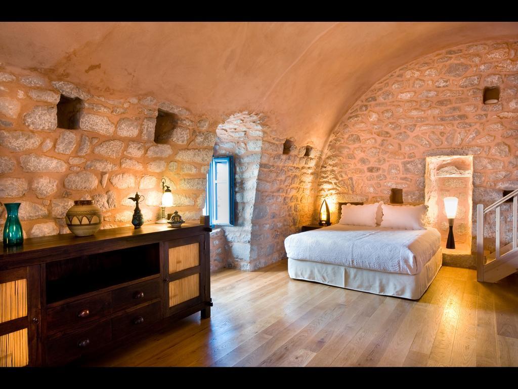 Aparthotel Arapakis Historic Castle Pírgos Dhiroú Habitación foto