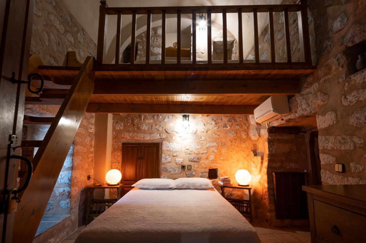 Aparthotel Arapakis Historic Castle Pírgos Dhiroú Exterior foto