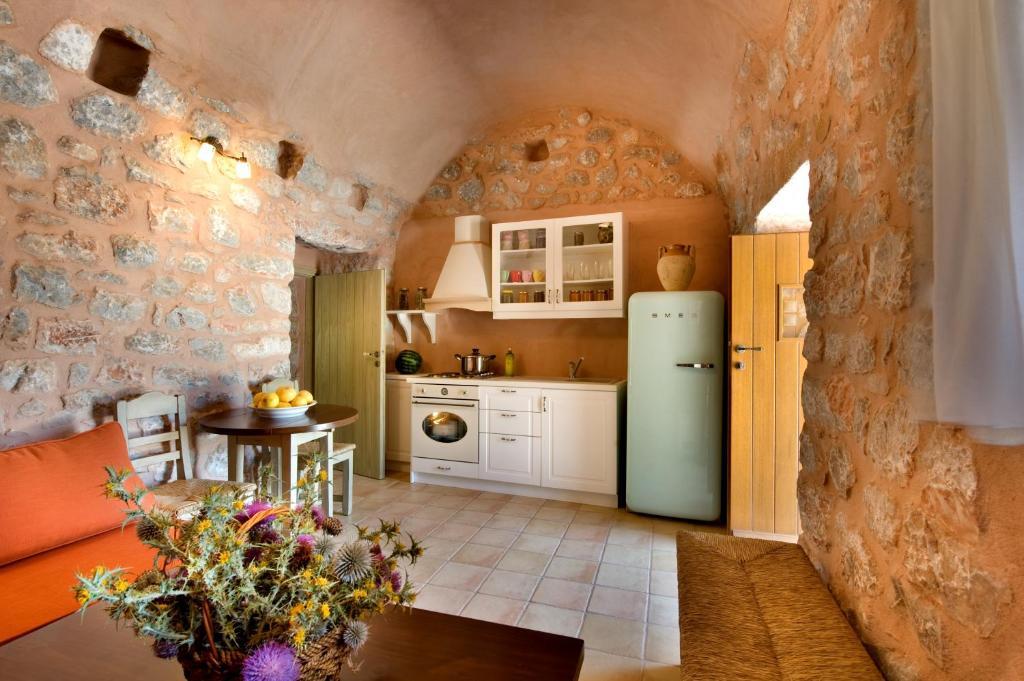 Aparthotel Arapakis Historic Castle Pírgos Dhiroú Habitación foto