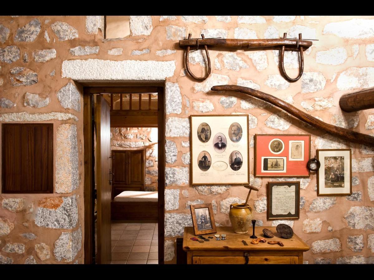 Aparthotel Arapakis Historic Castle Pírgos Dhiroú Habitación foto